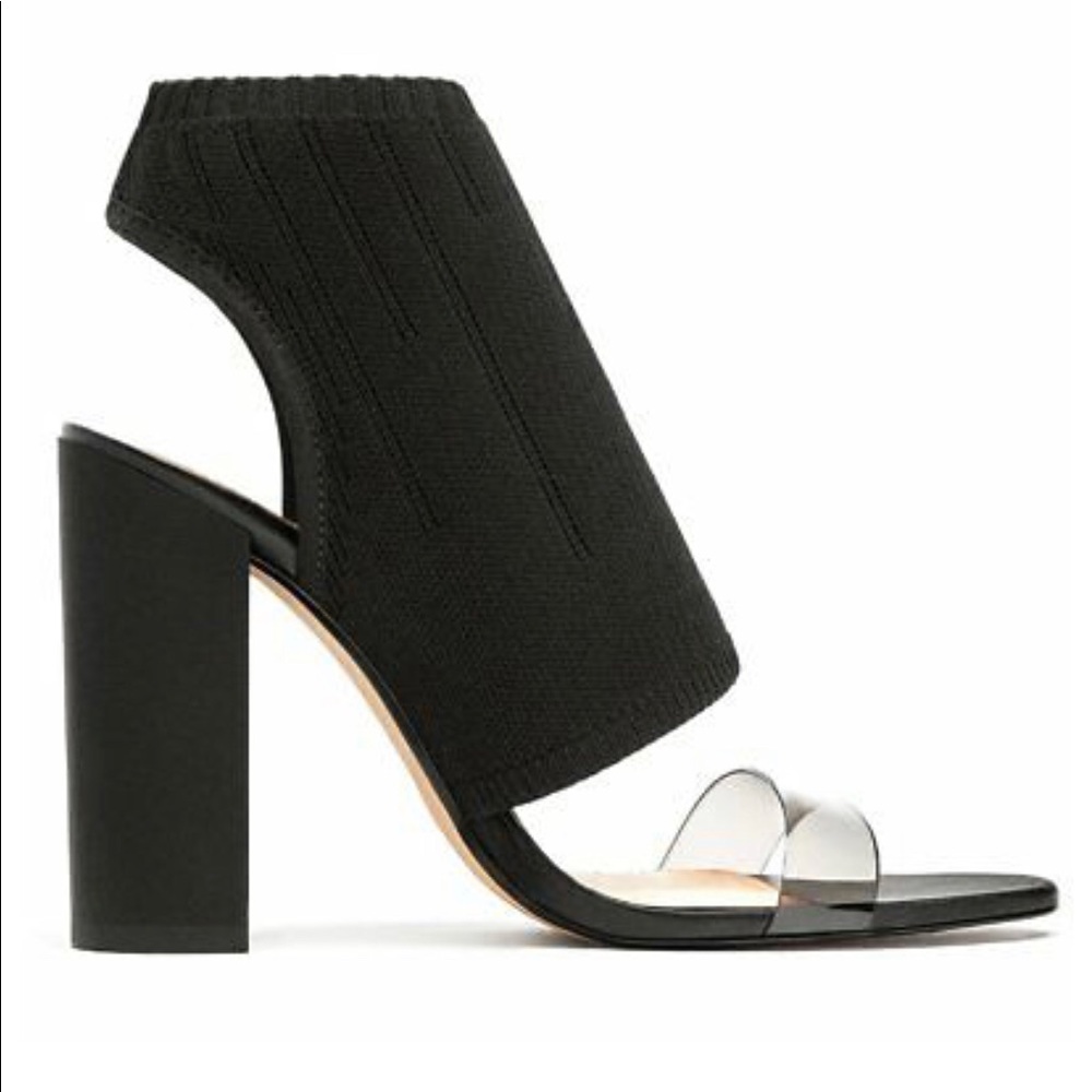 ZARA Black Peep Toe Chunky Heel Sandals - NEW